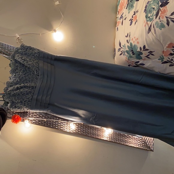 Large Green dress - Picture 3 of 7